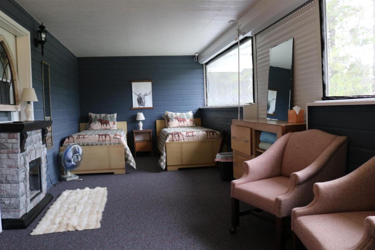 Moose Creek Resort เวสต์กลาเซียร์ ภายนอก รูปภาพ